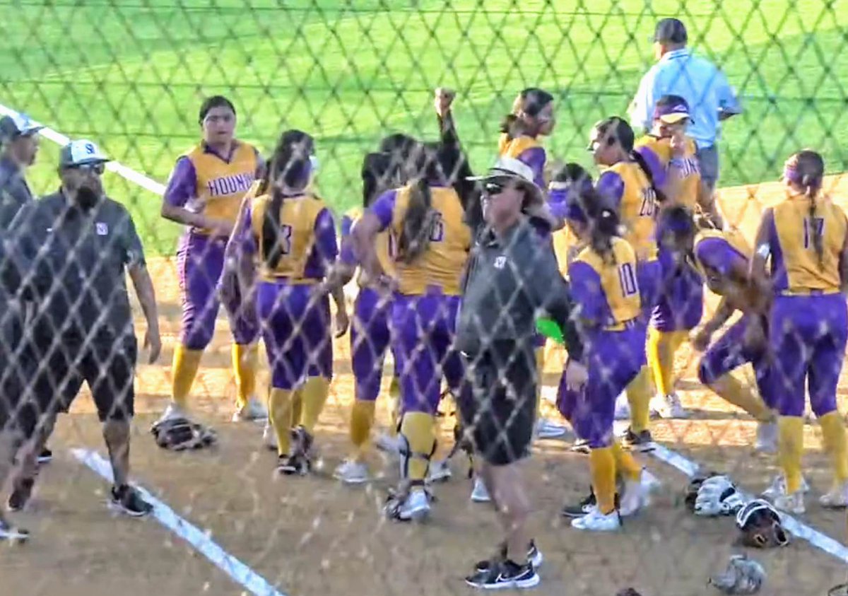 ......And that's GAME!!!! GAME 1 FINAL (10 run rule) Lady Hounds 11 Lady Hornets 1 See you in Corpus Christi at Cabaniss Softball Field 6pm Friday for GAME 2.