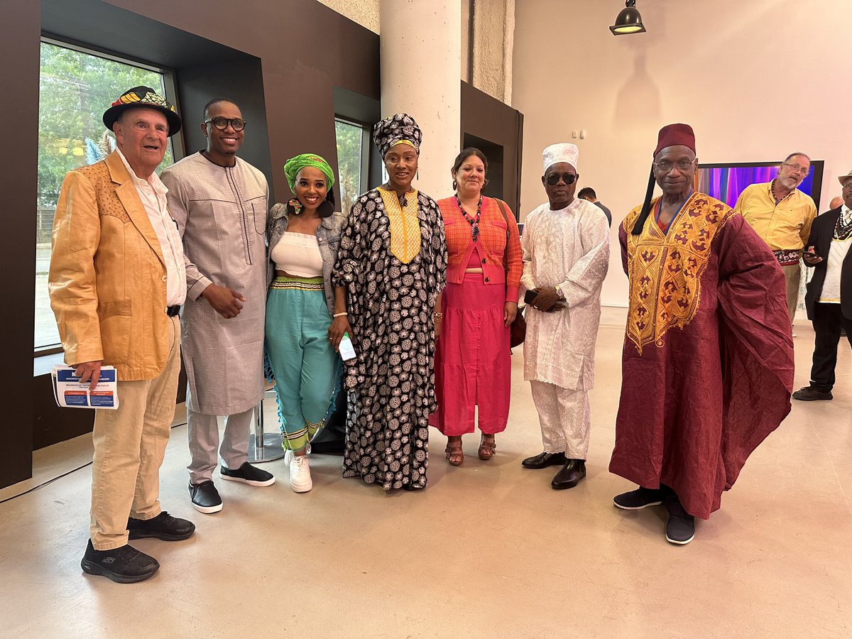 MrSaikouCamara's tweet photo. Celebrating Africa Day with my OG’s in Harlem and the Consulate General of Senegal to NYC, El Hadji Amadou Ndao. 

#WeHaveAContinentToBuild https://t.co/SeThWOqbh7