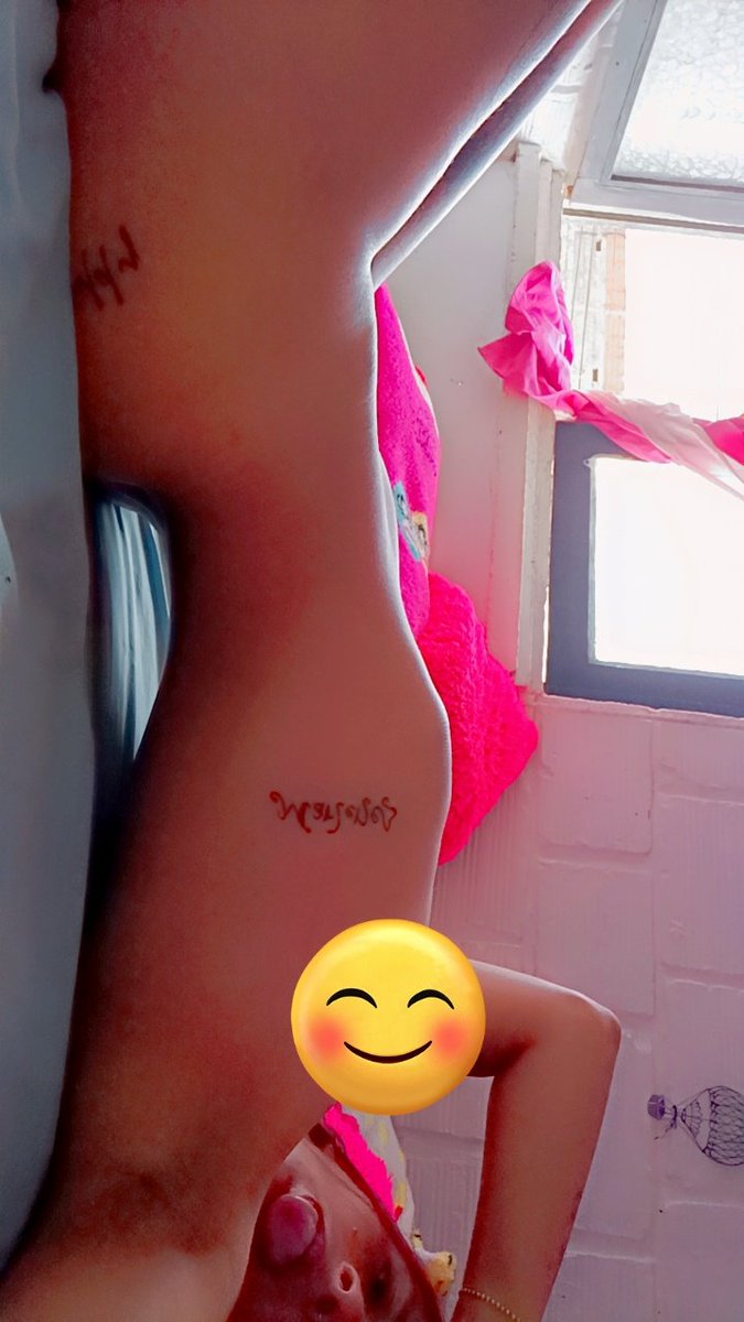 KonnyVivas's tweet photo. Flaquita y tatuada 😏🥰 sigeme en mi canal de telegram https://t.co/I6ITJfzwEC https://t.co/3bCLflX6id