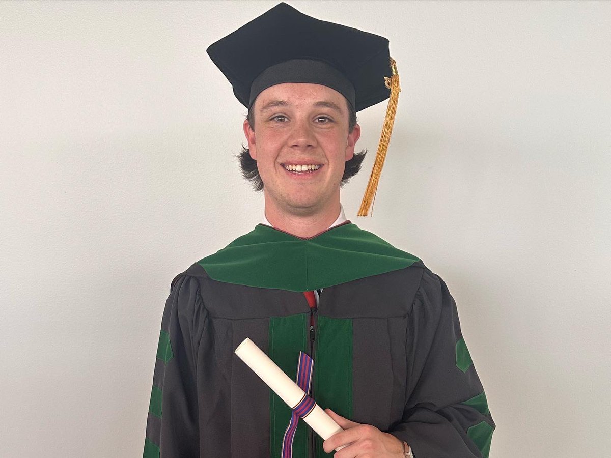 DocGriner's tweet photo. Itโs an honor to introduce myself to you as Dr. Trent Griner, D.O.
#MedTwitter #DoctorsthatDO https://t.co/sH6qFvDVcI