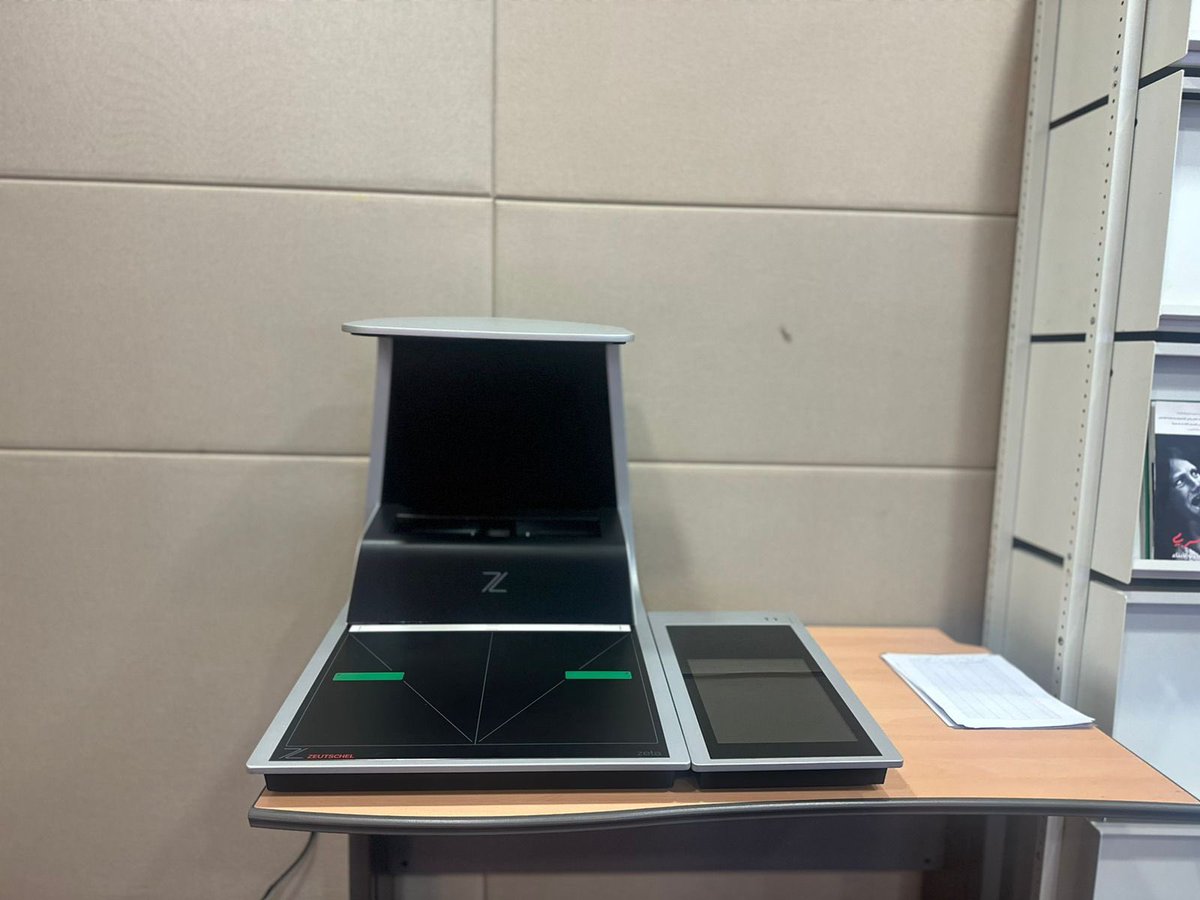 توجد طابعة للنسخ والتصوير.