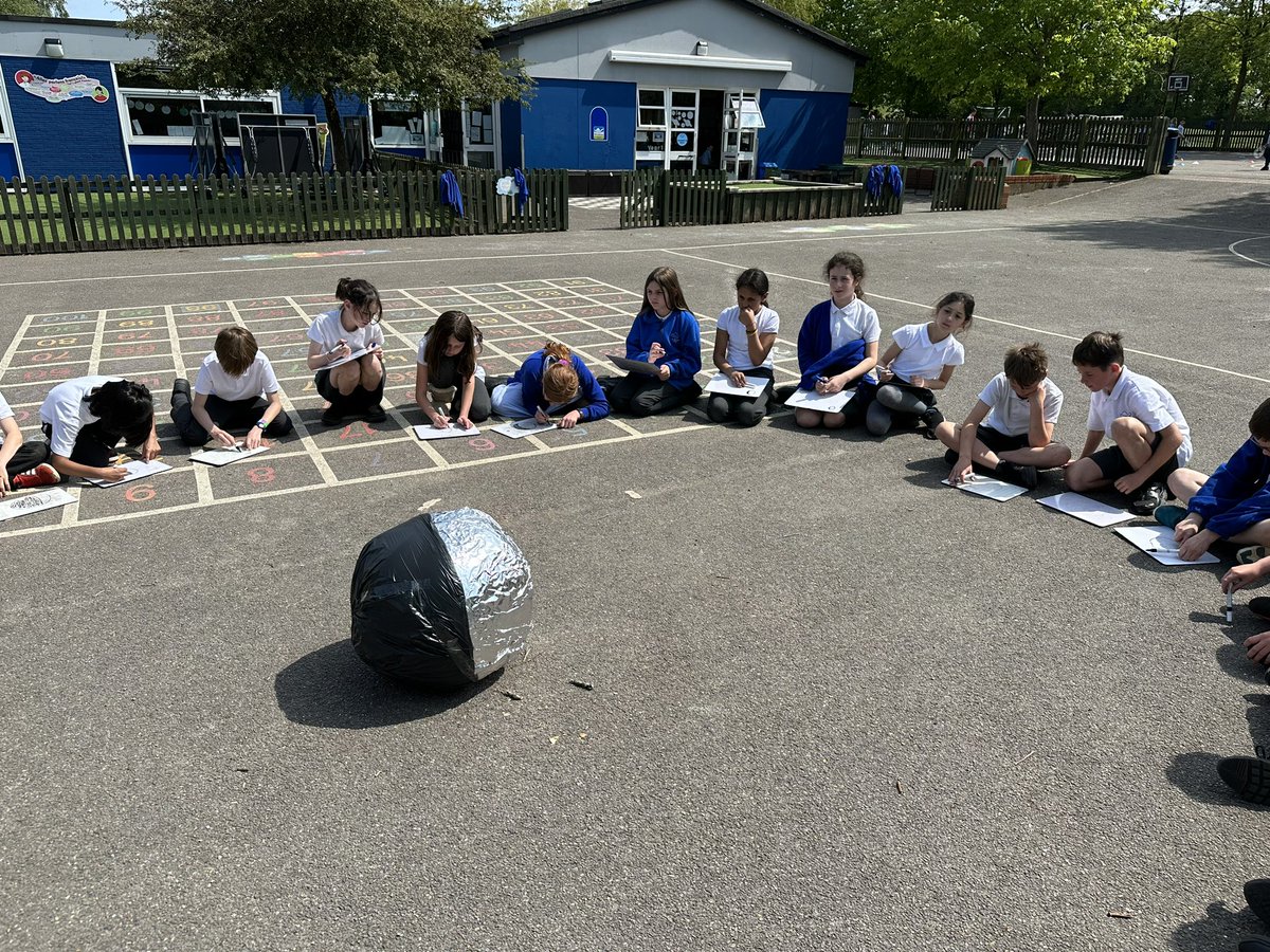 MrsLucyWilliams's tweet photo. Last week, Year 5 observed why the moon appears to look different depending on which phase it is in. #WroxhamScience @MissBThomas_ @kilpatrickDeb28 @WroxhamSchool https://t.co/NpPD5HDecX