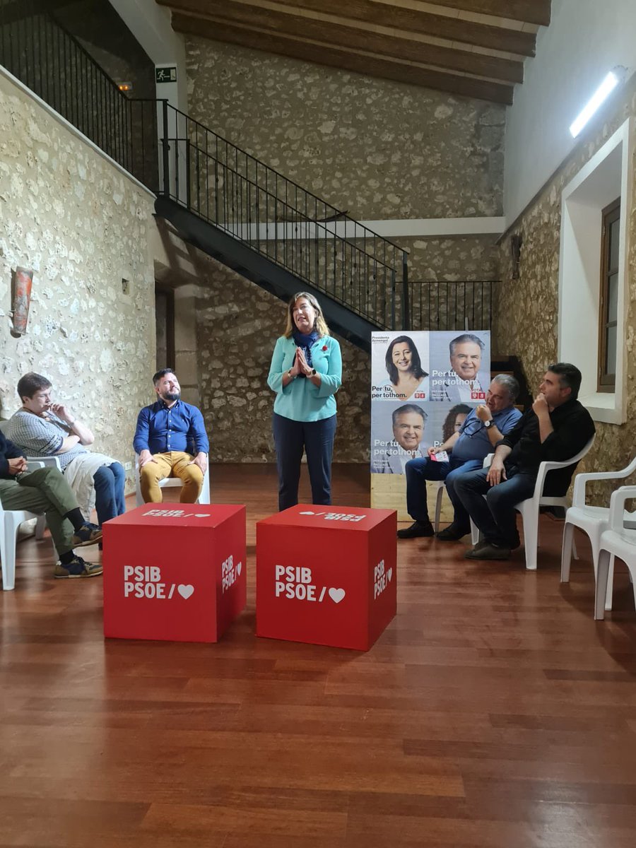 Patgompic's tweet photo. 🌹Pau Lladó és un exemple de diàleg i entesa. Durant aquesta legislatura ha format part de l'únic govern de concentració a Mallorca.
I el diumenge tendrà uns magnífics resultats, juntament amb el seu equip, per defensar els drets dels veïnats d'Ariany.
#VotaPSIBPSOE #PerTothom https://t.co/ZjSJE4vDIc
