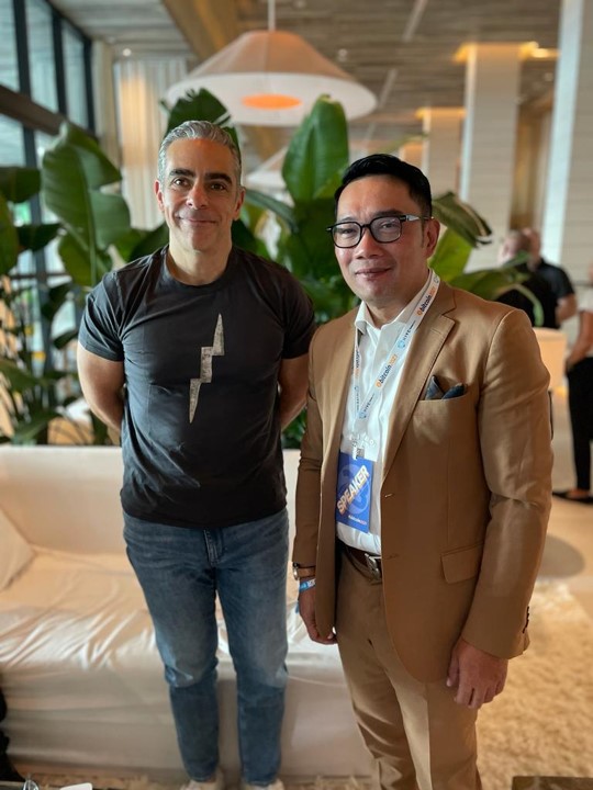 The Governor, West Java,  Ridwan Kami, had a great  time at Bitcoin 2023.  Met privately with, Cameron & Tyler Winklevoss, Senator Cynthia Lummis, Presidential nominee Robert Kennedy Jr, David Marcus, and Samson Mow, Sergio and his Staff did an excellence job 🙏