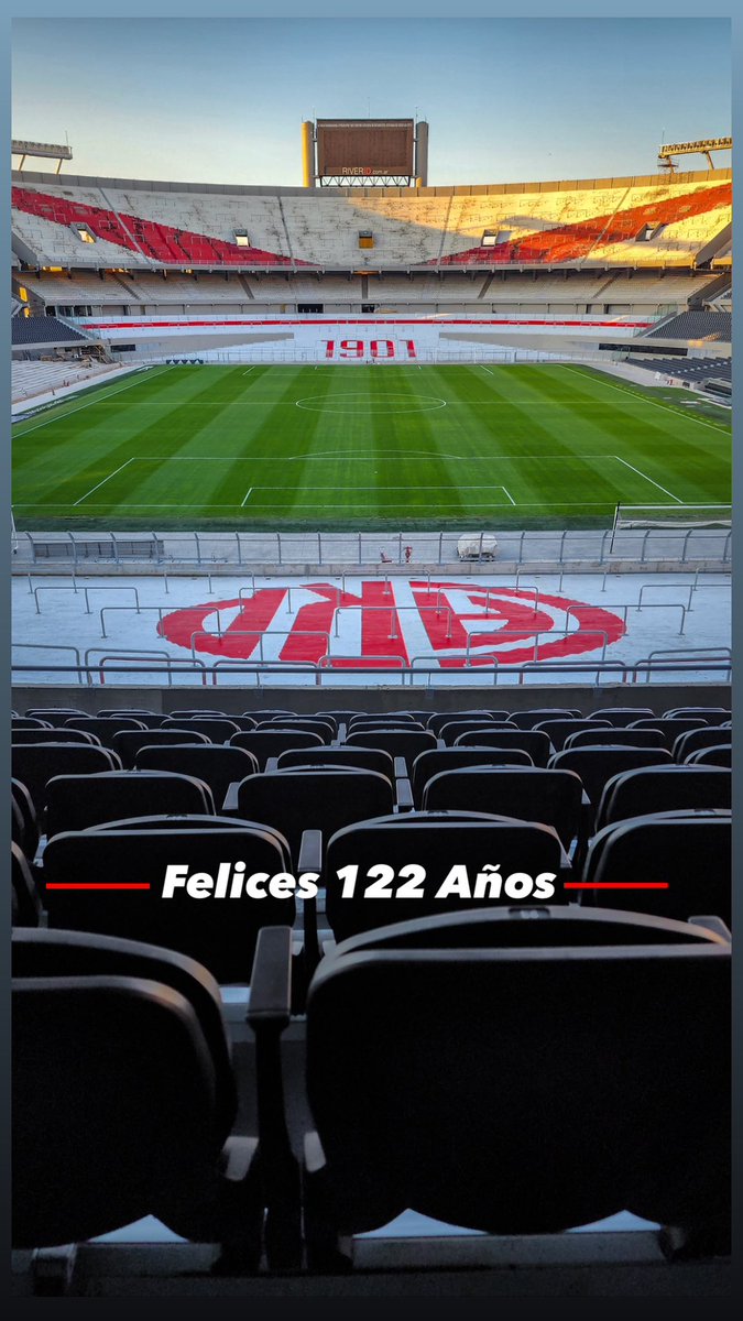 RRPP_CARP's tweet photo. River Plate 🤍❤️🤍 #River122 https://t.co/sqWBlshNEA