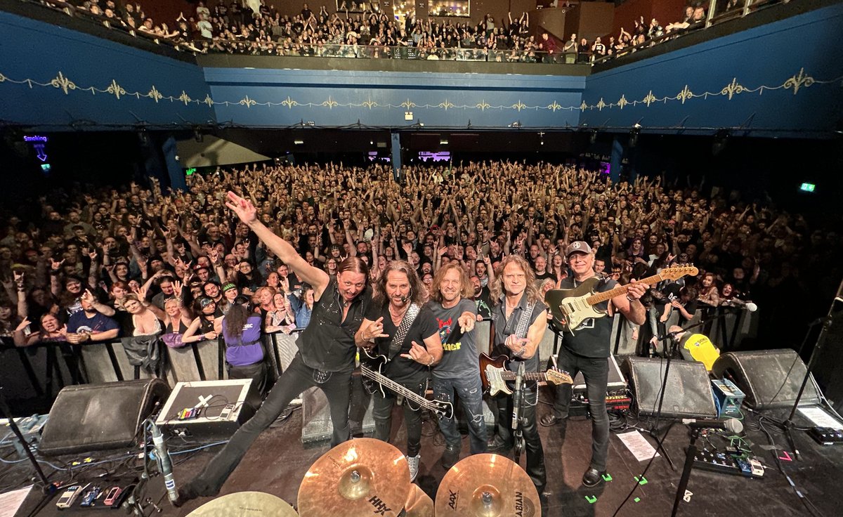 Last show in the UK was badass! Thank you Leeds!
Thank you UK!
And huge thanks to @Steel_Panther for being so awesome!

Till next time!

#Winger #WingerTheBand #WingerBand #KipWinger #RebBeach #RodMorgenstein #PaulTaylor #JohnRoth #SteelPanther #MichaelStarr #Satchel #StixZadinia