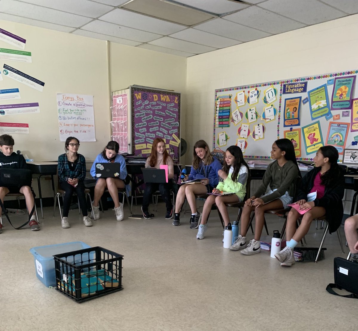 MintzJenn's tweet photo. Socratic Seminar Success!  🎉The students used their text evidence to debate if Stargirl would make a good friend or not.  ⁦@IslipMS⁩ ⁦@MontuoriSheila⁩    #isliprising https://t.co/7mZfZWkEe1