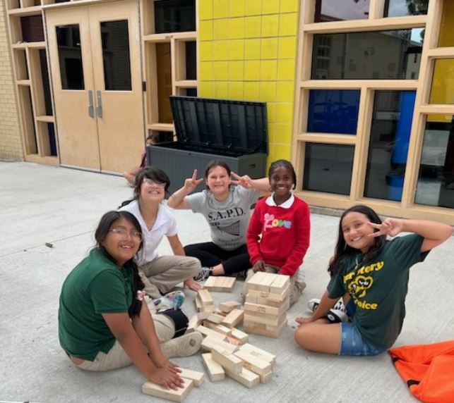 LasPalmasEISD's tweet image. Our leaders enjoying their new outdoor games during recess.  We work hard and love to play hard!  #LPLS4Girls #LPEPawsUp