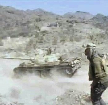 لكل من يسأل اين كان عيدروس الزُبيدي قبل أن يتولى رئاسة المجلس الانتقالي الجنوبي..

هذه الصورة هي الجواب.
تأملوا جيداً 
#الذكرى_الثامنه_لتحرير_الضالع