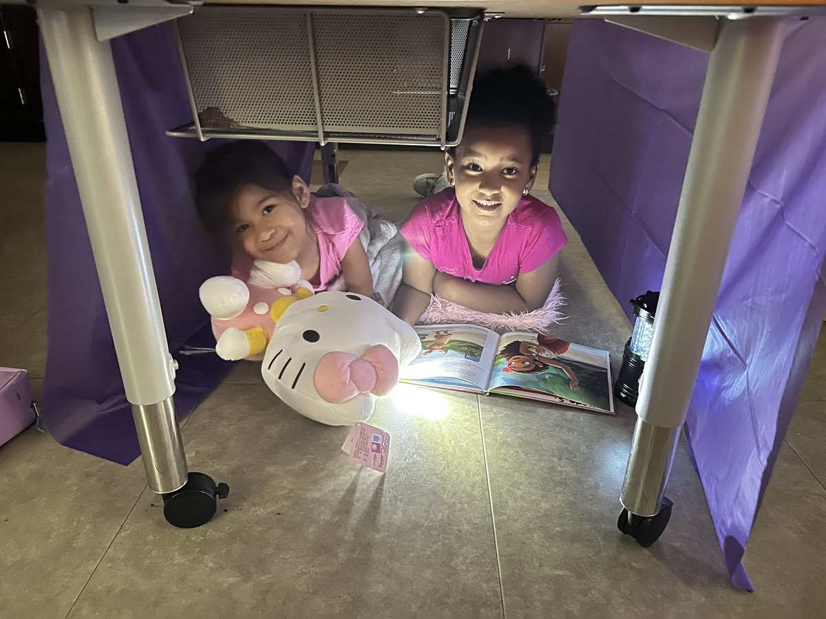 MeganOrtolano's tweet photo. The last full day of kindergarten can only mean one thing 🥁🥁🥁—
🏕️📚READING CAMPOUT DAY📚🏕️!! #successexpress #iteachK #kindergarten #ReadingisFUN #MakingMemories https://t.co/GyZoAwbuWB