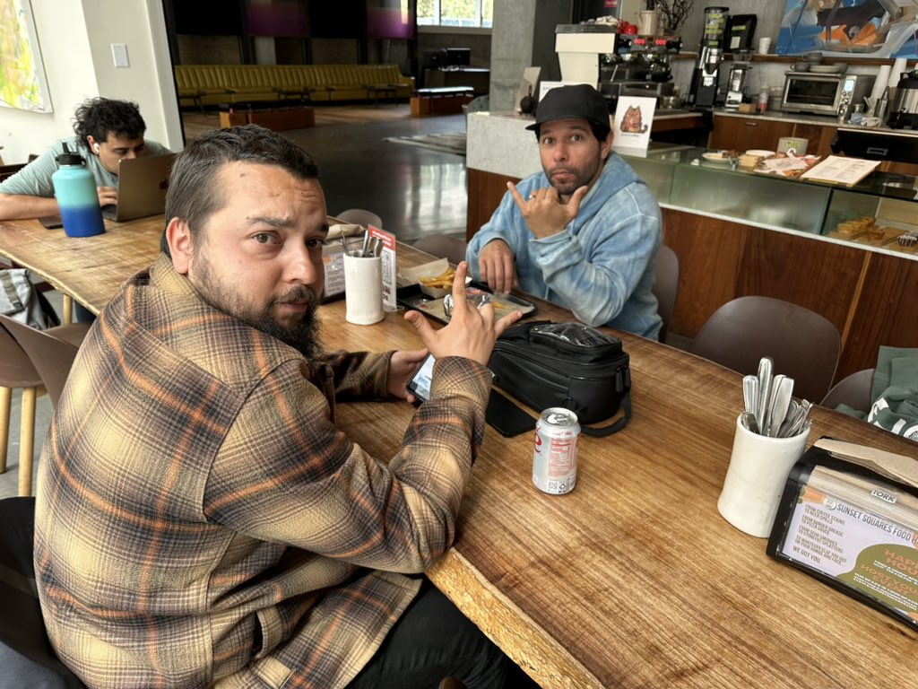 <a href="/KumasRizacan/">Rizacan Kumas</a> x <a href="/victoreyestudio/">Victor Reyes</a> 🧠 🖼️ 📸 <a href="/sunsetsquares/">Sunset Squares Pizza</a> #pixlcatcoffee #sanfrancisco