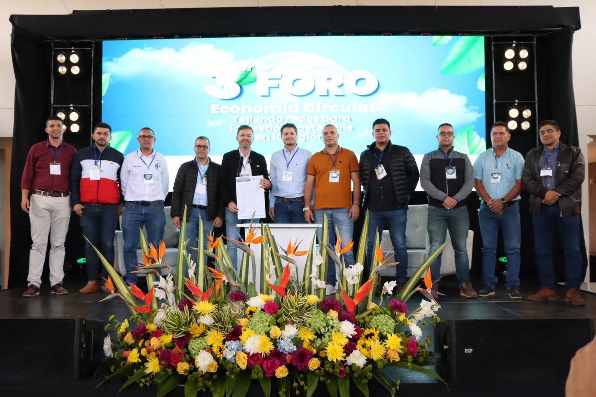 ESPAMarinilla's tweet image. Hoy en Marinilla nace para la historia una nueva voz que se hará presente en la construcción de objetivos que permitan mejorar la calidad de vida de nuestras comunidades y la preservación del medio ambiente; eso será la Mesa Regional de Empresas de Servicios públicos. ♻️🍃