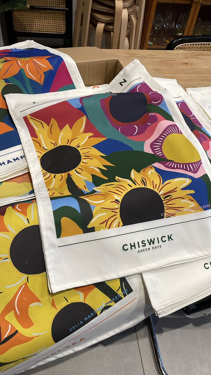 PickeringCelia's tweet photo. New limited tea towels have arrived (thanks @Meshtex) for @BedfordParkFest GreenDays weekend. Only 50 to be printed, 20 sold already! Pre order now (collect during the event) or buy 10th &amp; 11th June - if there are any left! https://t.co/Dnljx8F8GS