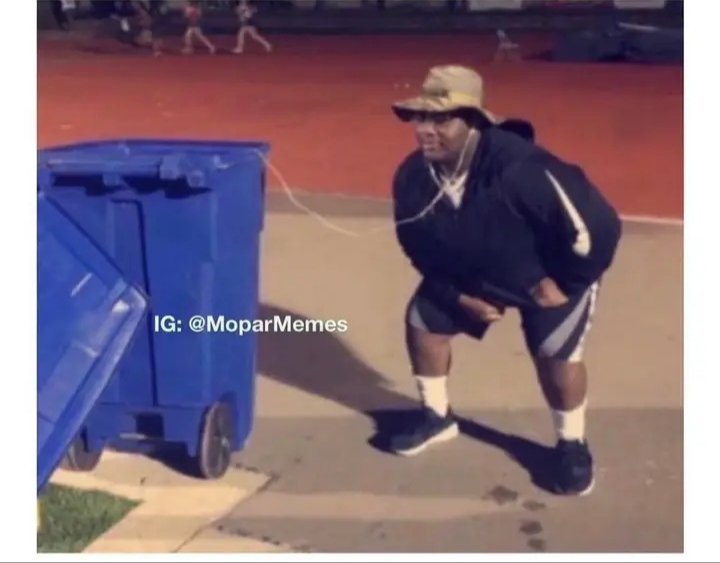 NHeightz's tweet photo. Me listening to gravity's song "kwepicha"
@GalaxyFMUg @MBU https://t.co/7MvESWVwHz