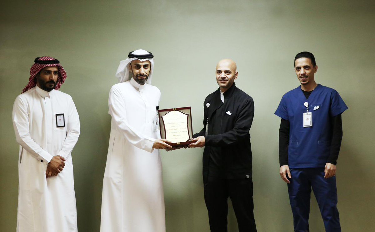 Cluster3Riyadh's tweet photo. الرئيس التنفيذي يرعى حفل إدارة الخدمات التمريضية بـ #مستشفى_الدرعية بمناسبة #اليوم_العالمي_للتمريض ويكرم منسوبيها المتميزين كما افتتح  المعرض المصاحب والذي يحاكي جهود التمريض ودورهم الفعّال في رعاية وخدمة المرضى

#تجمع_الرياض_الصحي_الثالث https://t.co/9aUQe7tdWb