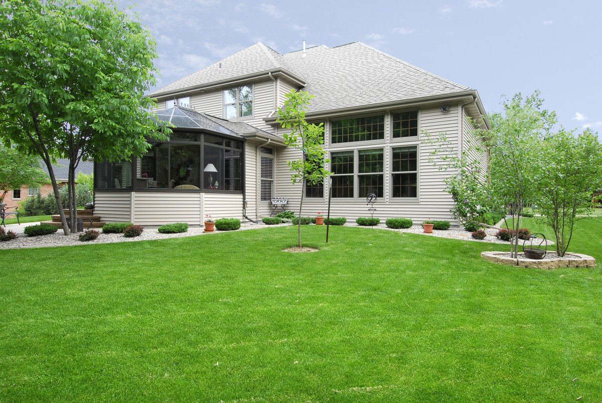 4SeasonsSun's tweet photo. THERE IS STILL TIME TO GET YOUR SUNROOM THIS YEAR! CALL TODAY FOR A FREE IN-HOME ESTIMATE AND GET UPTO 35% OFF FOR A LIMITED TIME. https://t.co/k2djJp5RgR