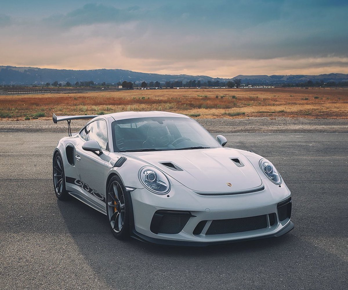 carpxrnpicx's tweet photo. 991.2 GT3RS https://t.co/VlGHrqOUt7
