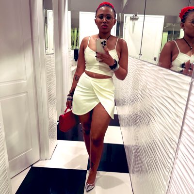 #NewProfilePic I have heeled🥹😂can wear heels now