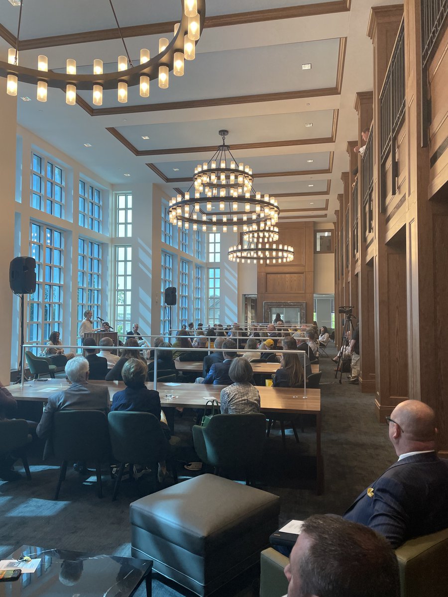 BSAbydesign's tweet image. Celebrating the rededication of the Roy O. West Library. The library has been completely renovated, adding 17,000 square feet of new space, including a two-story reading room and lower level entrance. #designthatinspires #inspiredsolutions #changinglives #MEPEngineering #highered