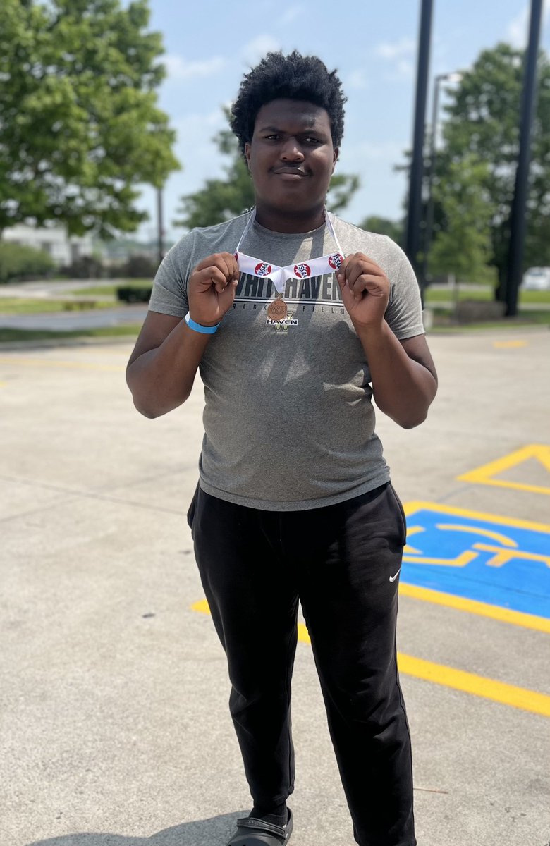 First trip to state and junior Amir White comes away with a 7th place finish in the shot put!

He has a PR of 47 feet, doesn’t play football and plans to live in the weight room the next 12 months. The sky is the limit for this great young man!

#RespectTheHaven