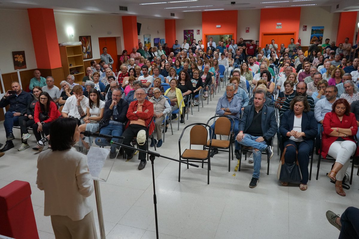 MCCartagena_ct's tweet photo. 🔝 El Local Social de #LosDolores se ha quedado pequeño para escuchar al futuro alcalde de #Cartagena, #AhoraPepeLópez 🫵🏽

#MásMCQueNunca 🇩🇰
#VotaDobleMC 🗳️ https://t.co/SsQlkXfQAd