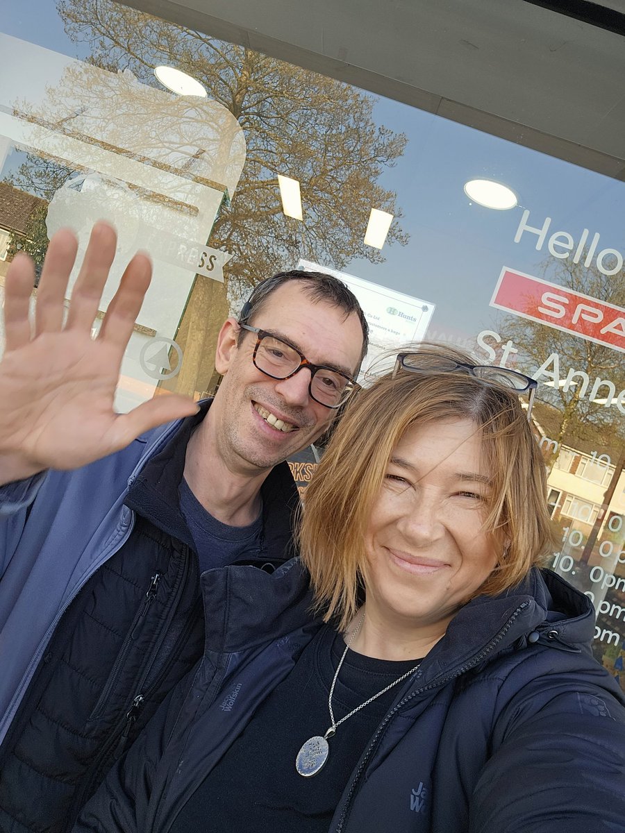 Thank you so much to all the staff at #LawrenceHunt #SPAR who nominated #TheEdwardDeeFund to receive their give as you earn #donations of £500.  Very kind of you all, and very much appreciated.   Thank you Mike for your ongoing support.  
#charity #thanks #support #forEdward