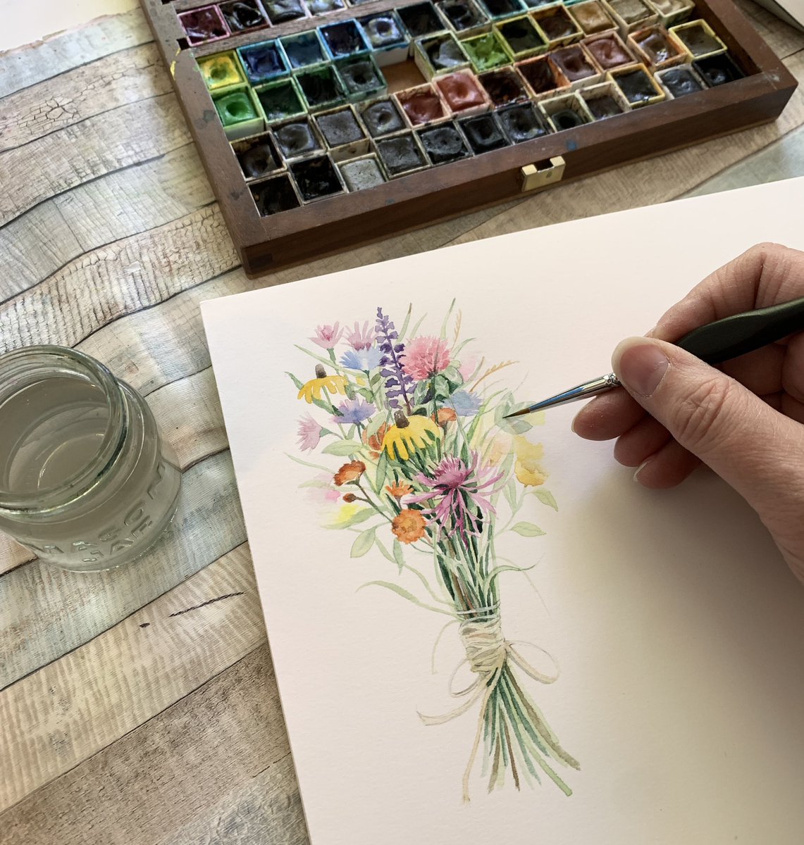 ChristyObalek's tweet photo. Testing out new paper with a little impromptu wildflower bouquet #tinyart #wildflowers #watercolourpainting https://t.co/GWrmKg0Tk0