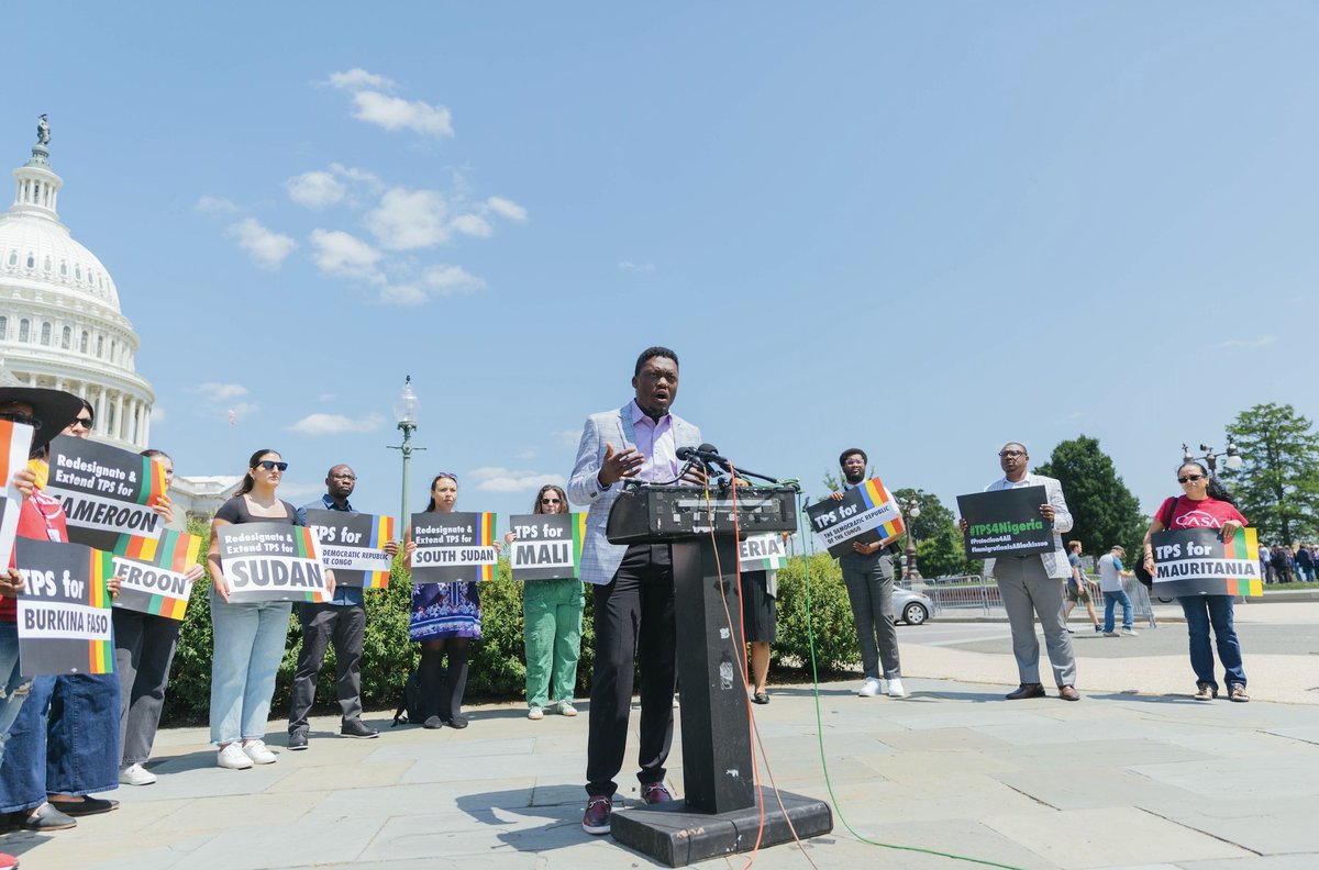 HBA’s Asylum Coordinator and Founder of the <a href="/CamAdvocacy/">Cameroon Advocacy Network</a>, Daniel Tse, joined movement leaders and members of Congress <a href="/RepYvetteClarke/">@repyvetteclarke.bsky.social</a>  <a href="/RepRashida/">Congresswoman Rashida Tlaib</a>  <a href="/RepGlennIvey/">Rep. Glenn Ivey</a> gathered to call on the Biden admin to protect Black migrants &amp; designate &amp; renew TPS for several African countries.
