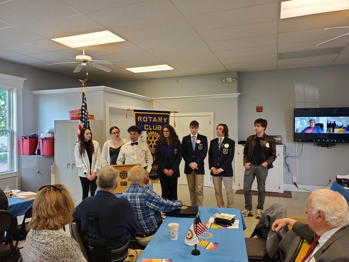 Proud of the #hdhspride <a href="/DECAInc/">DECA Inc.</a> <a href="/NHDECA/">New Hampshire DECA</a> kids that represented the team at the Henniker <a href="/Rotary/">Rotary International</a> meeting this morning.