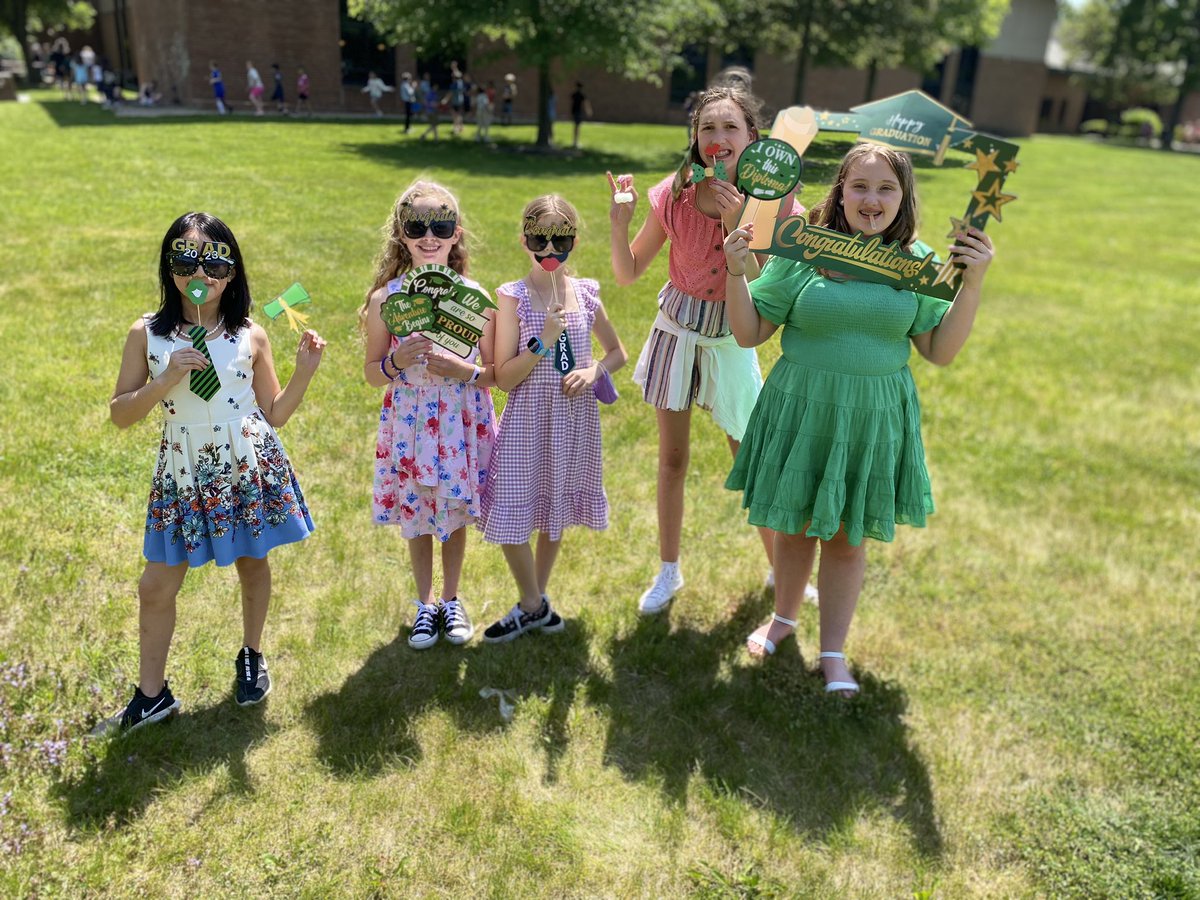 Mr. Howell tweet media