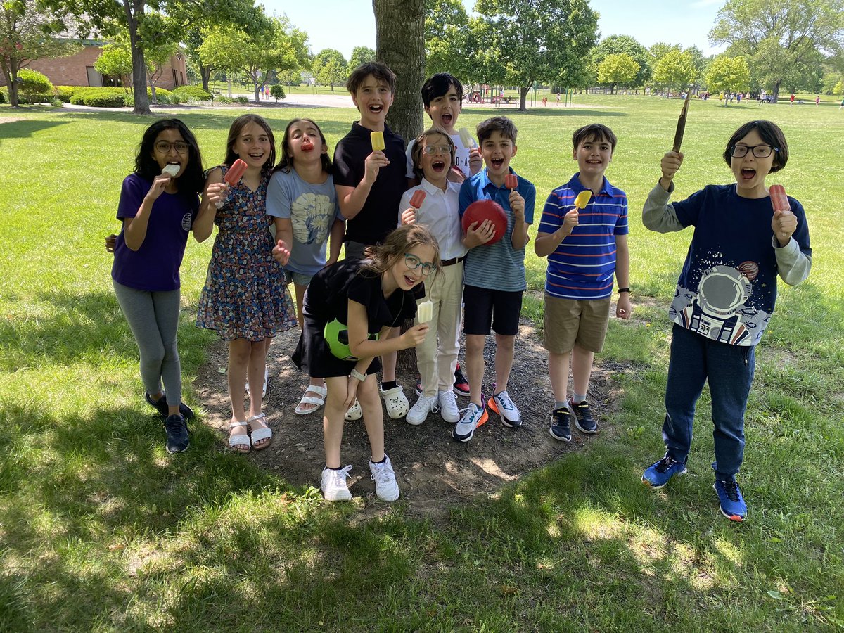 Mr. Howell tweet media