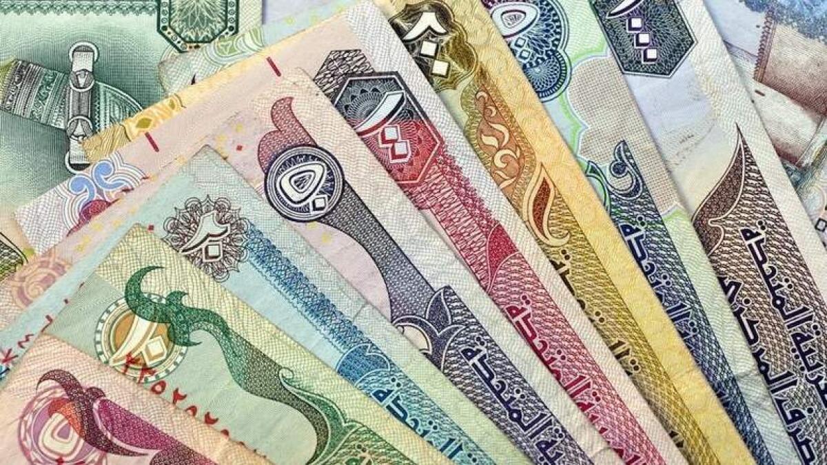 UAENews's tweet photo. UAE: Up to Dh5,000 fine for owners of some vehicles who fail to register in tracking system before October 30 https://t.co/BbAIVeglux https://t.co/9eoB37AWFr