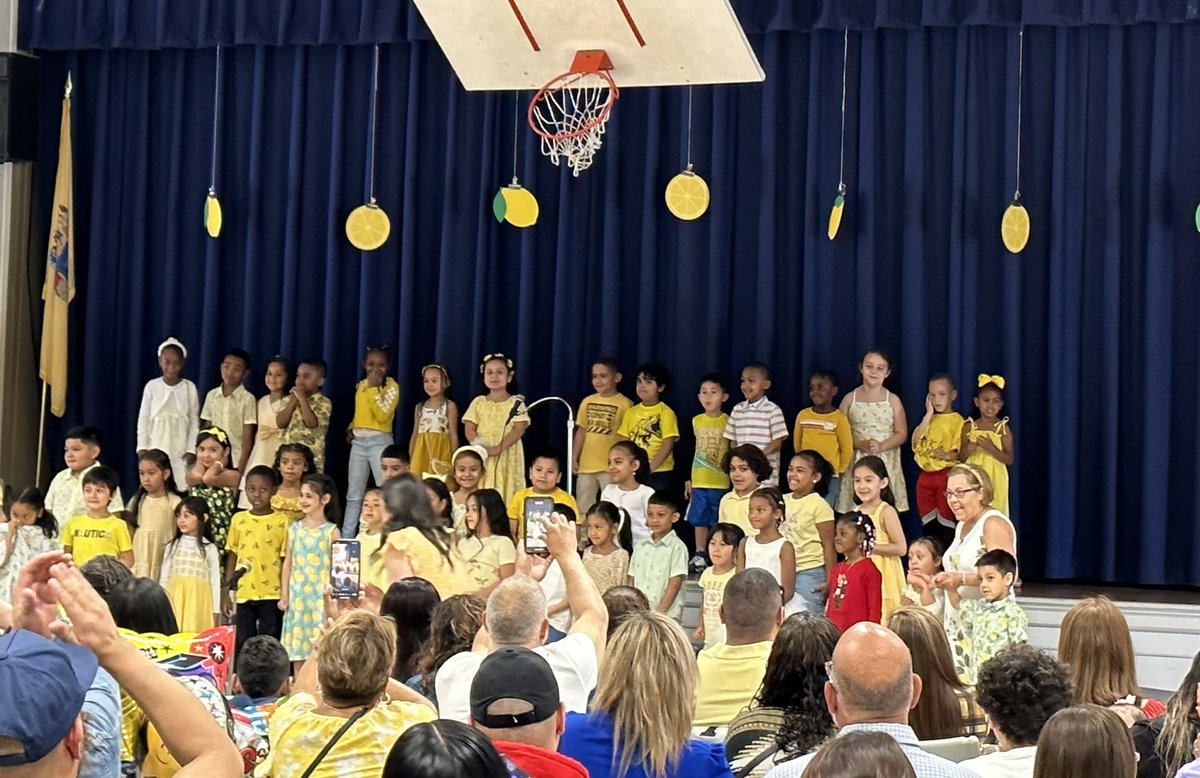 Claire Keller tweet media