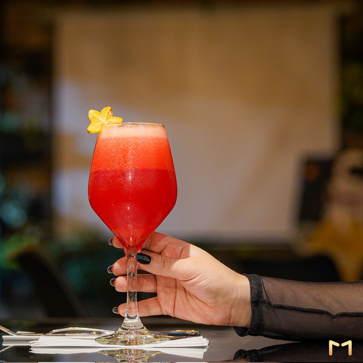 MindcaffeLounge's tweet photo. Ven y descubre nuestra coctelería de autor, donde cada creación es una obra maestra hecha a medida para cautivar tus  sentidos. 
Haz tu reserva ahora y déjate llevar por una experiencia única de sabores y emociones. 🍹 #CóctelesDeAutor #AmbientaciónÚnica #Cocktail #Cóctel #Bar https://t.co/yxgxUuyf6l
