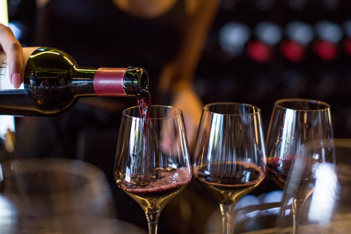 Happy #NationalWineDay 🍷Cheers to great wine! Where will you be sipping tonight?
📍 Walkerville
📍 Tecumseh
📍 Kitchener

Reserve a table wineologybar.ca/reservations

ICYMI our Kingsville location is moving and is currently closed.

#Wineology #WineBar #YQG #DTKitchener