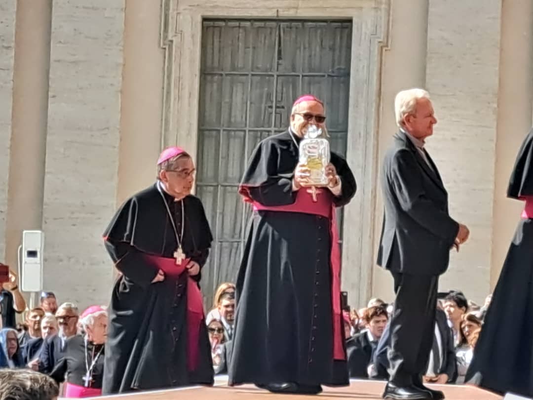 🍫 De #RioChicoTuDestino en el #Vaticano
#UniónFuerzaYCooperación
@Pontifex_es
@NicolasMaduro
@HectoRodriguez
@Monterolapsuv