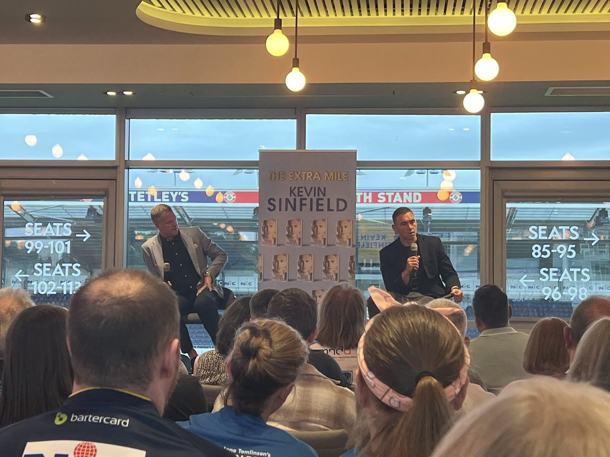 watsnakes's tweet image. What a guy #SirKev #BoringSalford