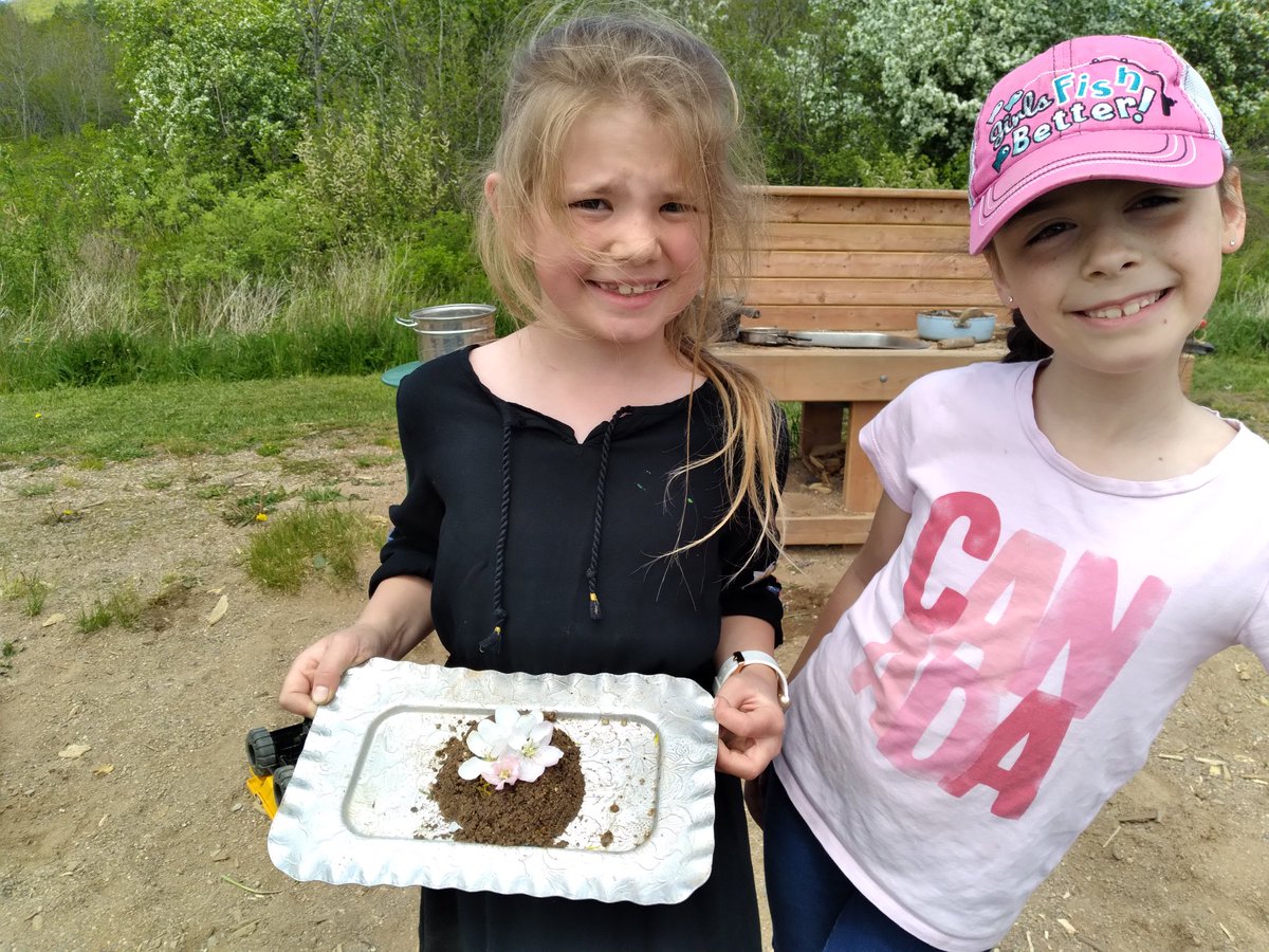 PPMissJenn's tweet photo. The grade 2 reading buddies and prep's were making great use of the sand and water outside today.  There was some amazing cooperation and engineering going on with the pipes,  and amazing culinary creations happening.
#outdoorlearning
#nspreprimary
@champlain_elem https://t.co/RoHOHGN5bG