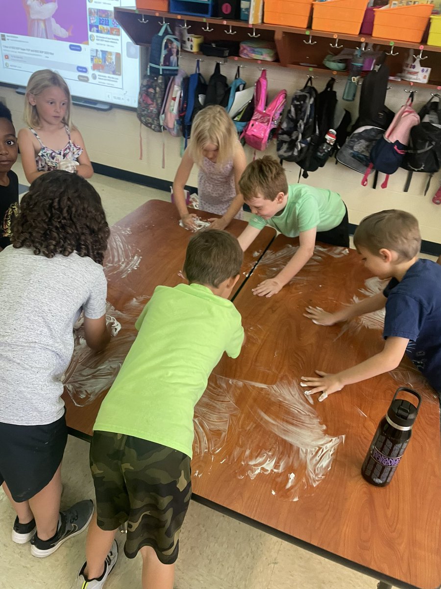 Mrs. Jacobsen's KDG tweet media