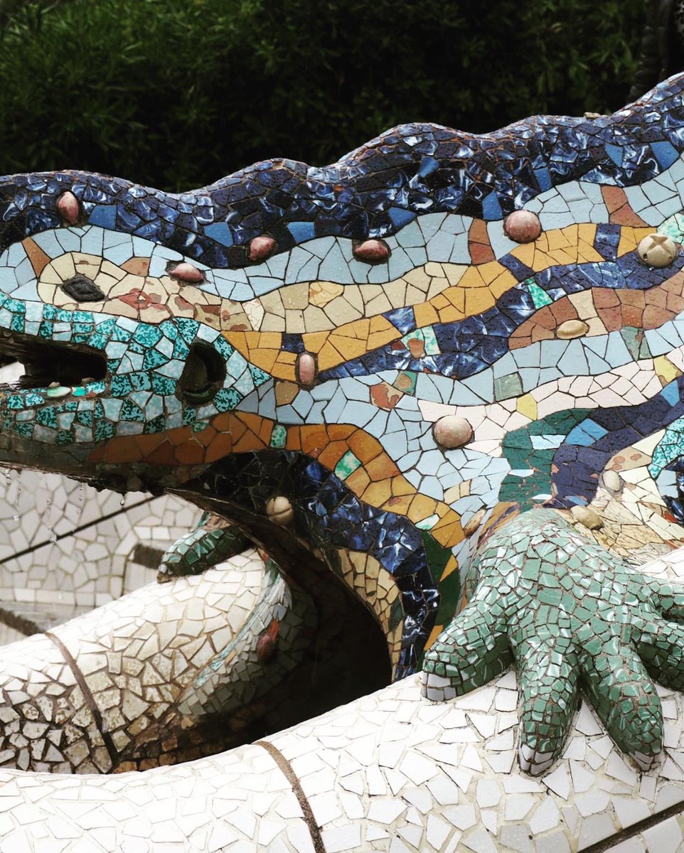 Wow... An absolutely amazing day in Barcelona! We enjoyed the incredible Gaudi architecture of Sagrada Familia and fantastically colourful Parc Guell.