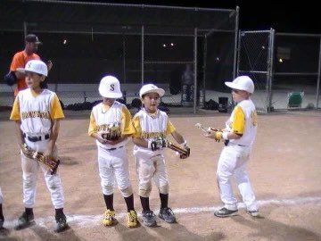 Bigeasyac21's tweet photo. Robie, here they are at 7/8 years old. 😁😁😁 https://t.co/Yynb4rNjAj