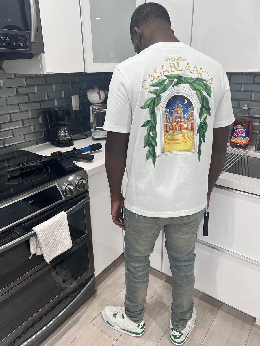 FatNolimit's tweet photo. Young N Paid Ion Leech Off No Nigga That Come Around Cause Im Self Made 🦅🏴‍☠️ https://t.co/8H02KRQPL6