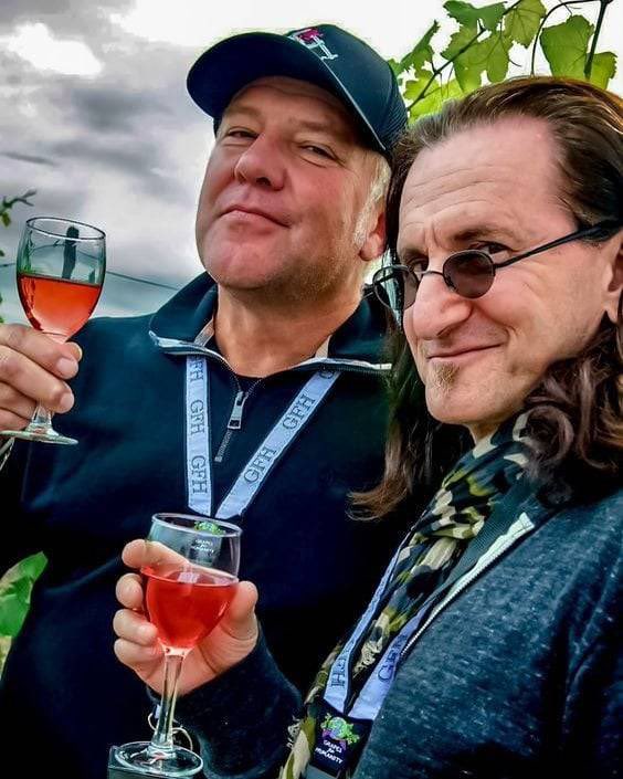 We toast 🍷 our #RushFamily on this #WineDay 🍇