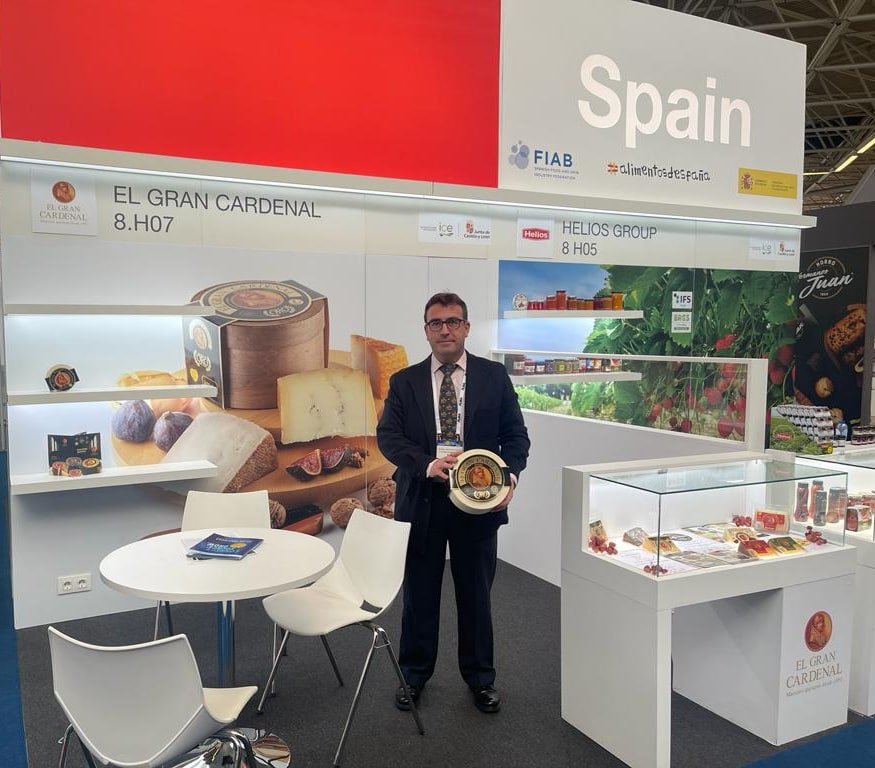 joaquinbuch's tweet image. #RaiAmsterdam
#PLMA 2023
#ElGranCardenal
Emocionante feria PLMA en Rai Ámsterdam con presentaciones y reuniones a clientes y amigos. Un sin parar!!