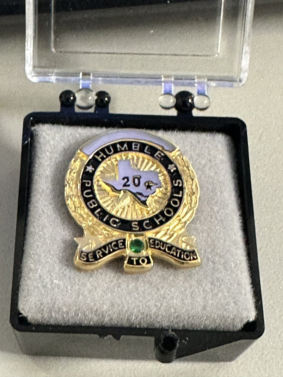 Just received my 20 year service pin! 
Humble High School Class of 1996
2002 - Student Teacher TMS
2003-2006 - Teacher\Coach TMS
2006-2012 - Teacher\Coach HHS
2012- present- Teacher\Coach at TMS
#TMSPantherPride @HumbleISD_TMS @HumbleISD_Ath @HumbleISD @tms_Athboys