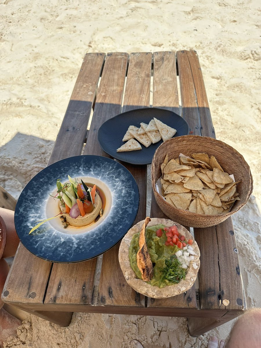 mdee1967's tweet photo. Just your average Thursday in #tulum https://t.co/0LJluNEewJ