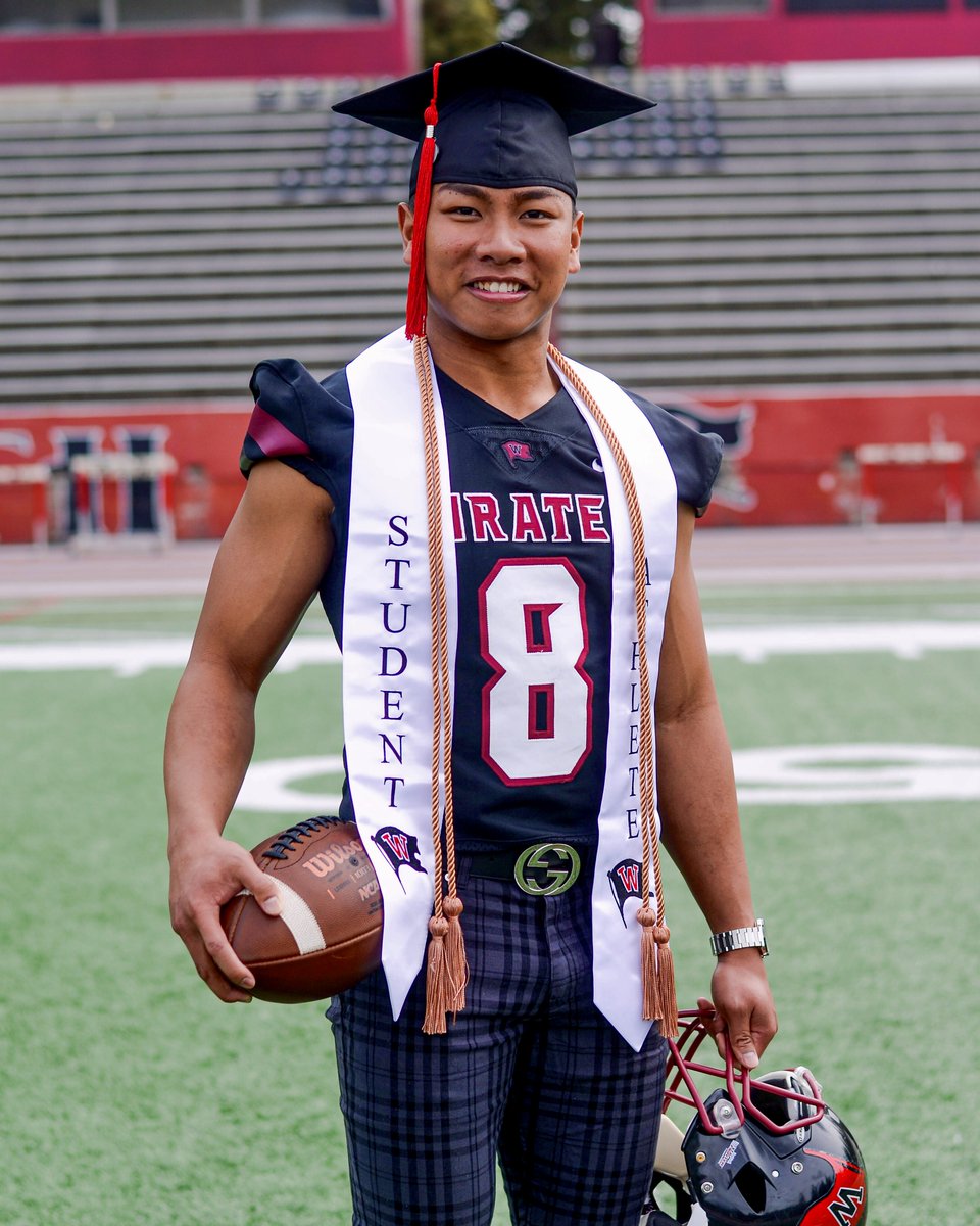 mfiestaa's tweet photo. Blessed to have earned my Bachelor's Degree this past weekend, officially graduating from @whitworth! Thank you to everyone who helped me out and supported me along the way! 🏴‍☠️🎓 https://t.co/NvhYu5fJAL