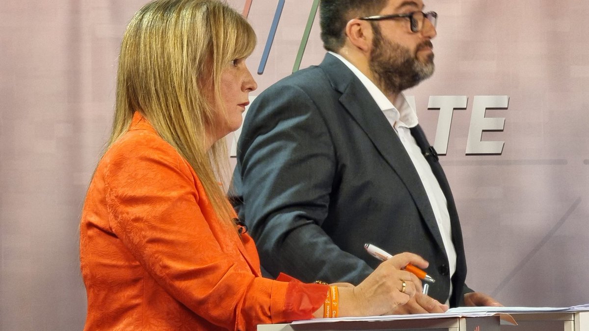 CsAvilaCiudad's tweet photo. Desde Ciudadanos creemos firmemente que el tejido empresarial es una parte imprescindible de la generación de riqueza y asentamiento poblacional de una ciudad, y es por eso que siempre nos encontrarán en aquellas iniciativas que sean buenas para Ávila

#La8ÁvilaDebate https://t.co/87PCmOMJT7