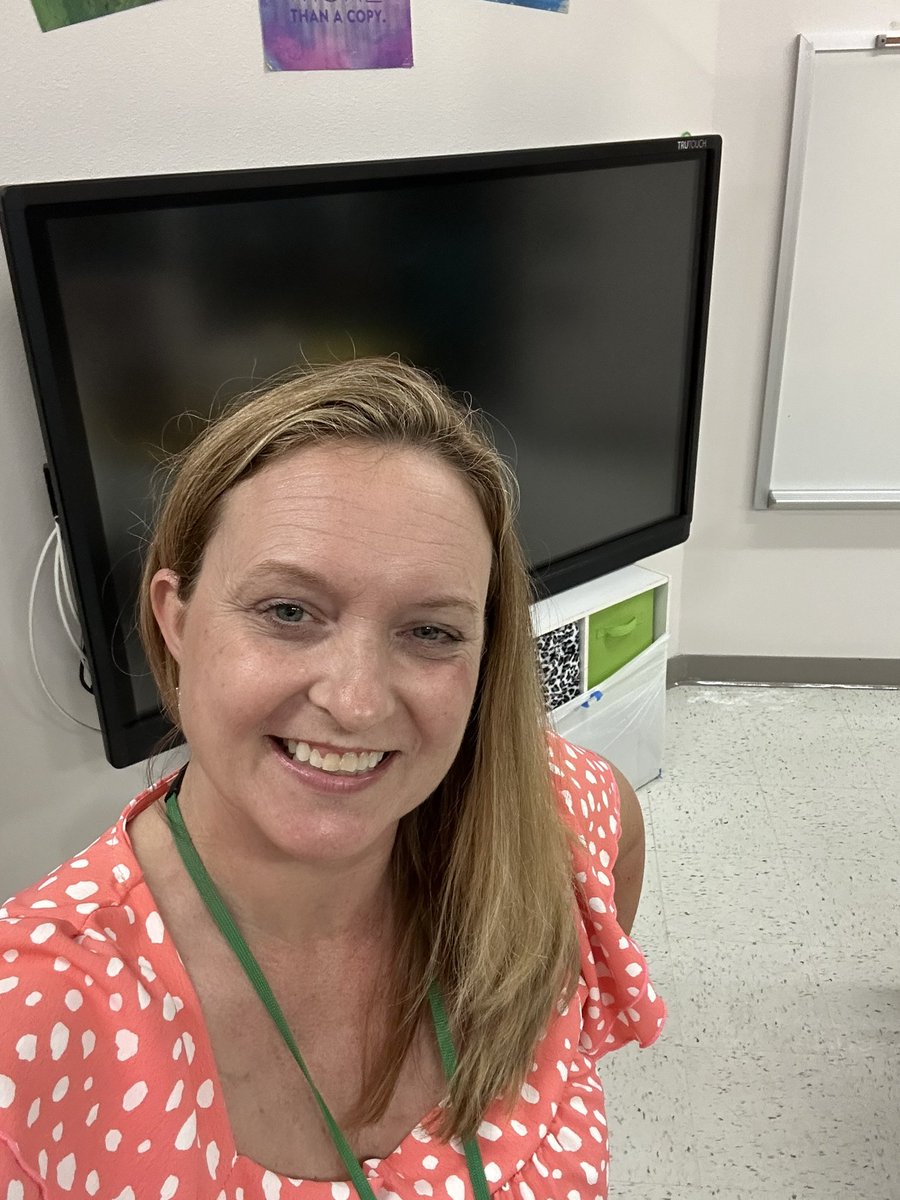 Lara Folks tweet media