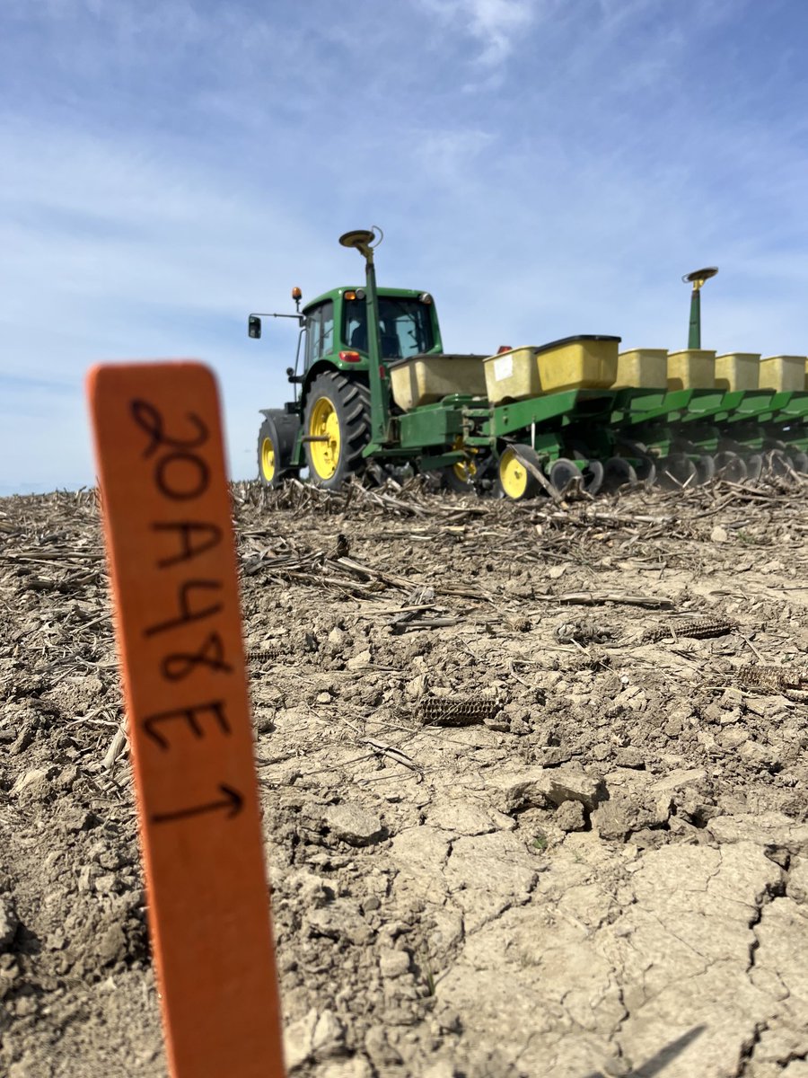 What a great morning to plant a Pioneer soybean Enlist plot at the Red Barn  Brewery.  Thanks Mark and Kora for your help.  #Red Barn Brewery #pioneer hi-bred Canada #rhodes seed &amp; service ltd.